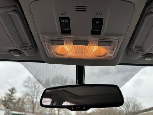 Used 2015 Toyota RAV4 Limited image 21