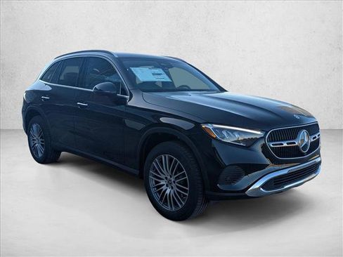 Used 2026 Mercedes-Benz GLC 300 image 3