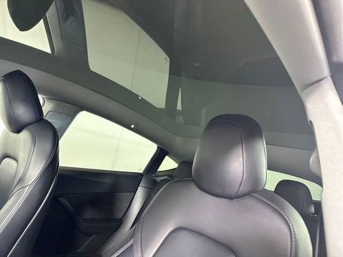 Used 2021 Tesla Model Y Long Range image 12