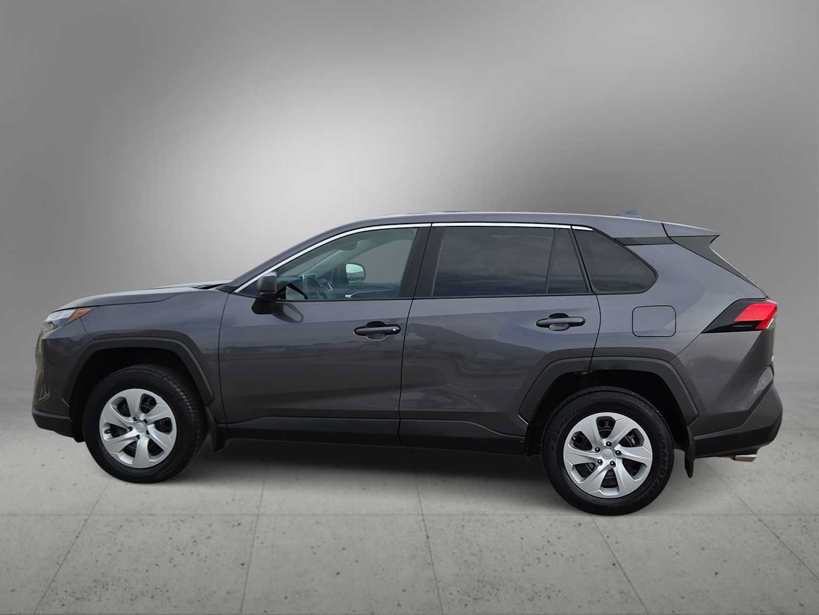 Used 2024 Toyota RAV4 LE FWD image 5
