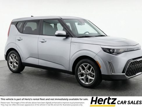 Used 2025 Kia Soul LX w/ LX Technology Package FWD image 1