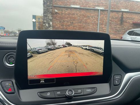 Used 2025 Chevrolet Blazer LT image 17