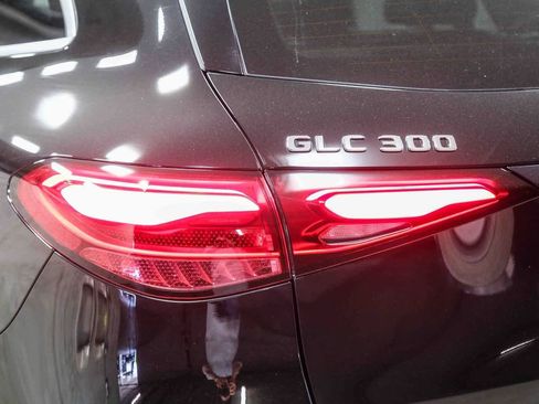 Certified 2025 Mercedes-Benz GLC 300 image 7