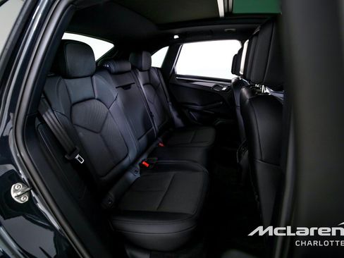 Used 2024 Porsche Macan AWD/4WD image 23