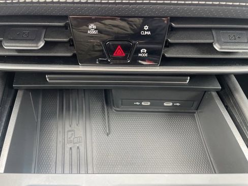 Certified 2025 Volkswagen Atlas SE image 20