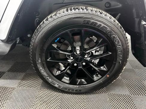 Used 2023 Jeep Wrangler Unlimited Sahara w/ Cold Weather Group image 23