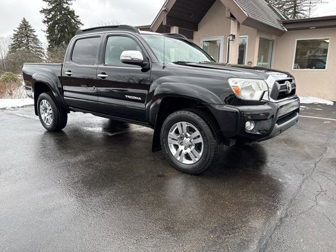 Used 2013 Toyota Tacoma 4WD Double Cab V6 AT Limited ( w/ Limited Pkg image 3