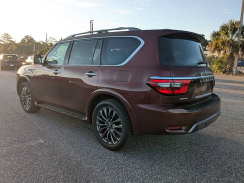 Used 2022 Nissan Armada Platinum w/ Captain's Chairs Package RWD image 6
