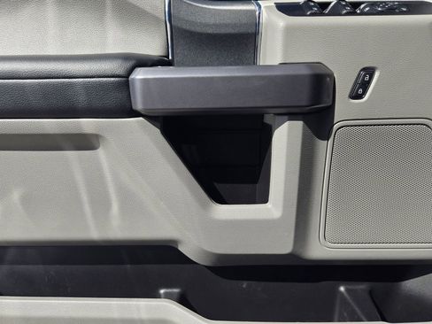 Certified 2022 Ford F250 XLT w/ XLT Value Package image 23