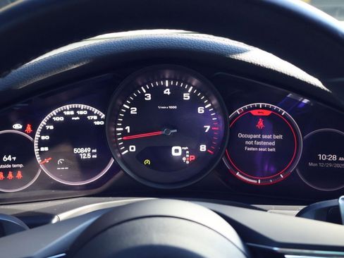 Certified 2022 Porsche Panamera Platinum Edition image 16