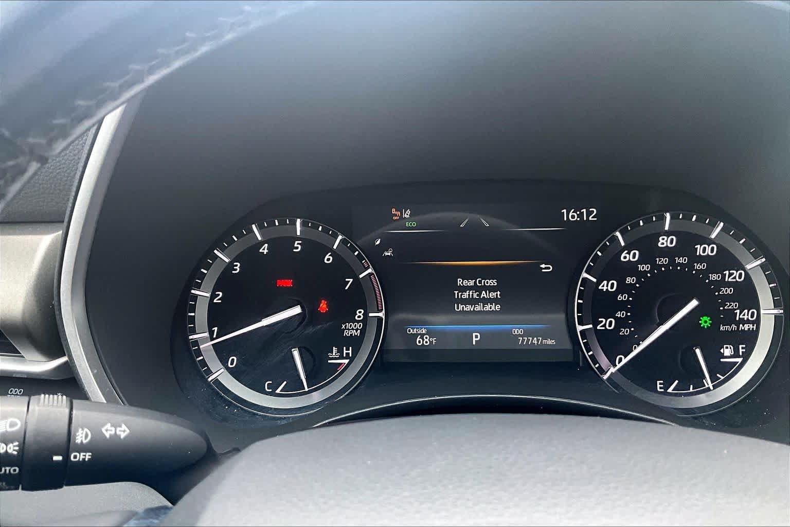 Used 2021 Toyota Highlander XLE AWD/4WD image 26