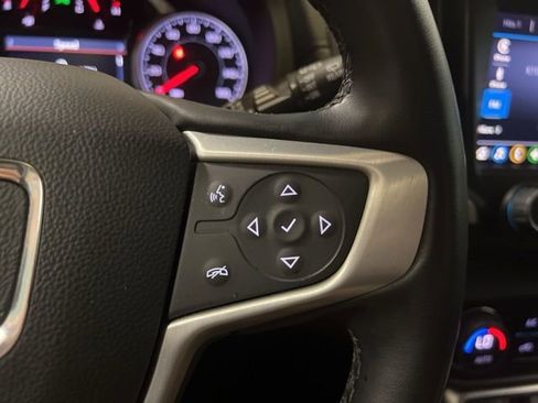 Used 2024 GMC Terrain SLT image 38