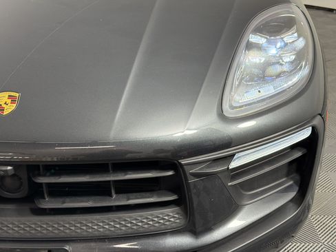 Certified 2024 Porsche Macan AWD/4WD image 11