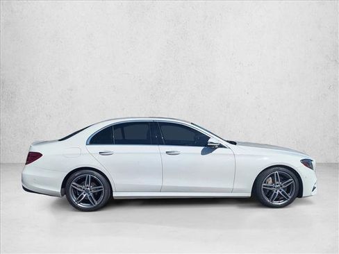 Used 2019 Mercedes-Benz E 300 image 4
