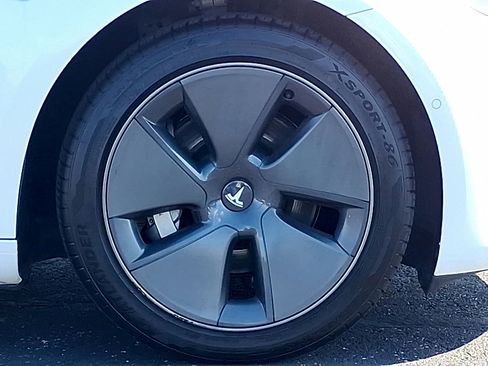 Used 2022 Tesla Model 3 Long Range AWD/4WD image 27