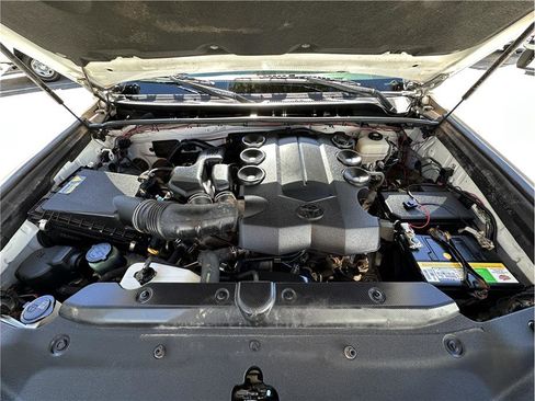 Used 2018 Toyota 4Runner TRD Off-Road Premium image 31