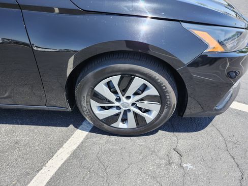 Used 2022 Nissan Altima 2.5 S FWD image 9