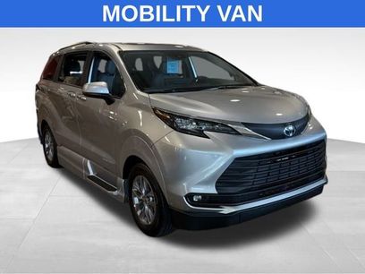 Used 2025 Toyota Sienna XLE
