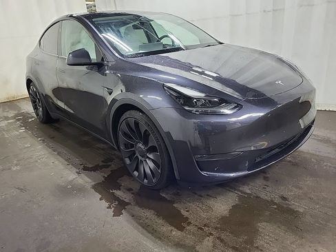 Used 2024 Tesla Model Y Performance AWD/4WD image 3