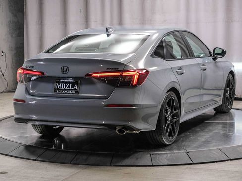 Used 2025 Honda Civic Sport image 4