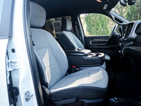 Used 2024 RAM 2500 Big Horn image 31