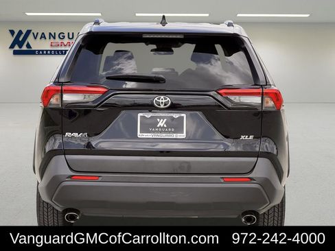 Used 2020 Toyota RAV4 XLE FWD image 4