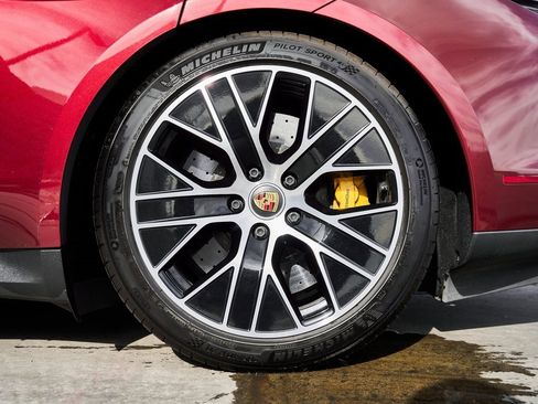 Used 2021 Porsche Taycan 4S image 19