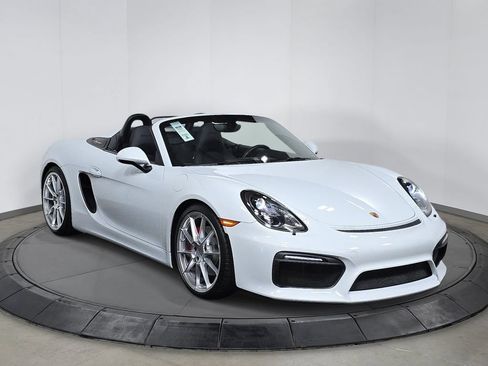 Used 2016 Porsche Boxster Spyder RWD image 9