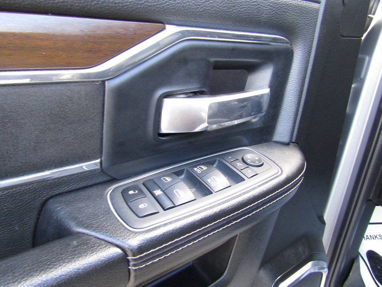 Used 2022 RAM 2500 Laramie w/ Body Color Bumper Group AWD/4WD image 9