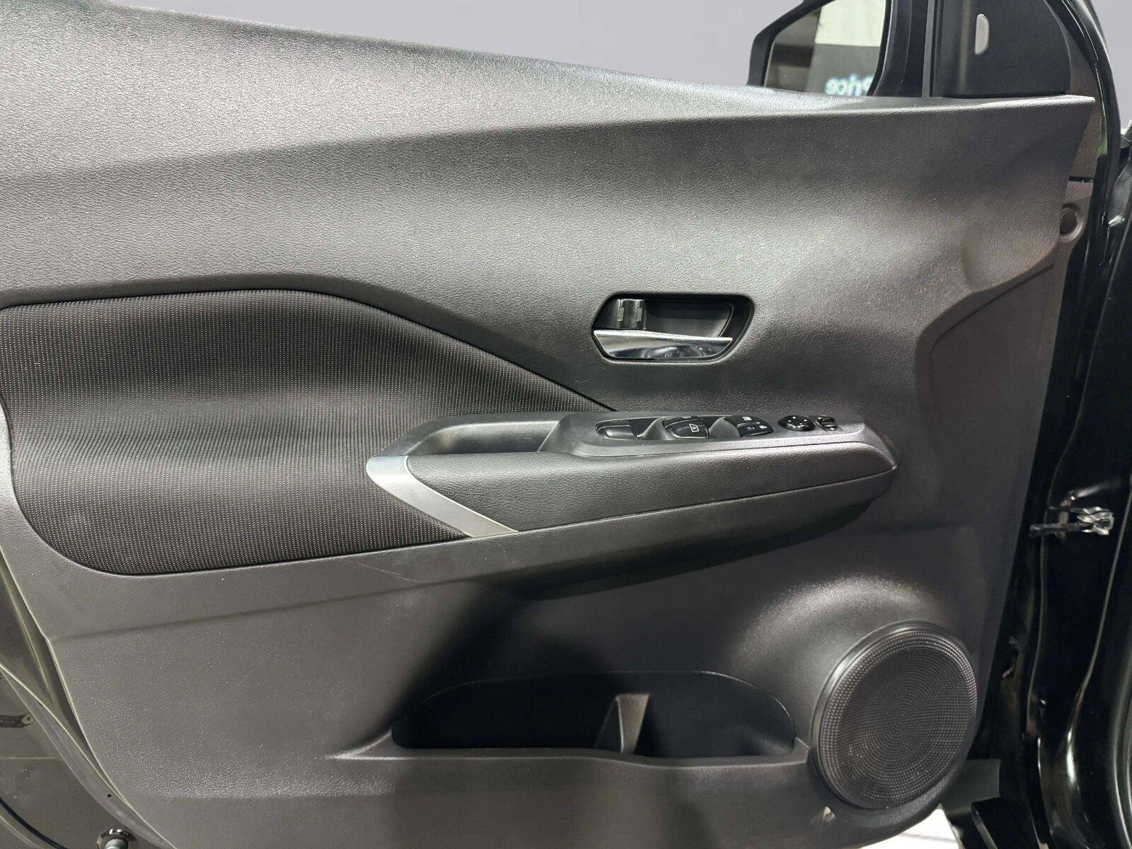 Used 2021 Nissan Kicks SV FWD image 16