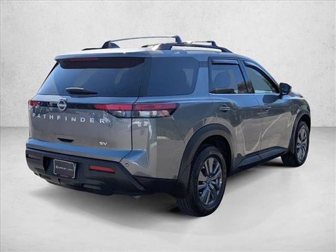Used 2024 Nissan Pathfinder SV image 7