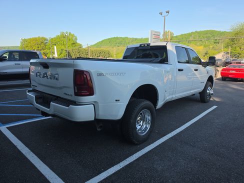 Used 2025 RAM 3500 Big Horn AWD/4WD image 3