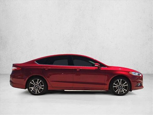 Used 2015 Ford Fusion SE FWD image 4