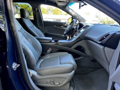 Used 2019 Lincoln Nautilus Reserve image 30