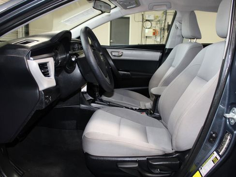 Used 2015 Toyota Corolla LE FWD image 9