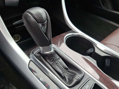 Used 2017 Acura TLX w/ Technology Package image 12