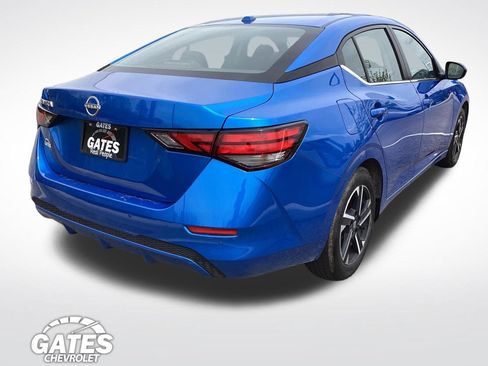 Used 2025 Nissan Sentra SV FWD image 9
