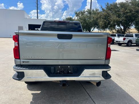 Used 2024 Chevrolet Silverado 2500 LTZ w/ LTZ Premium Package AWD/4WD image 6
