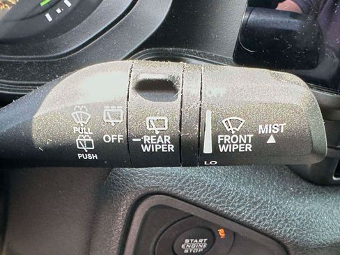 Used 2024 Jeep Wrangler Unlimited AWD/4WD image 21