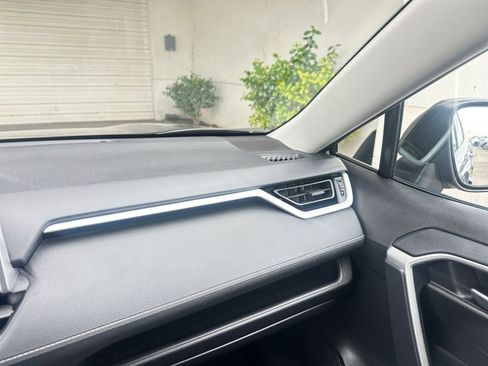 Used 2025 Toyota RAV4 XLE image 35