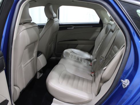 Used 2018 Ford Fusion SE image 24