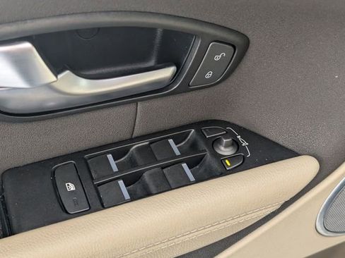 Used 2016 Land Rover Range Rover Evoque SE image 11