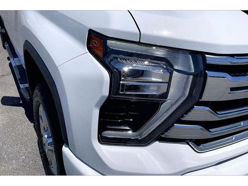 Used 2026 Chevrolet Silverado 3500 High Country w/ Technology Package AWD/4WD image 30