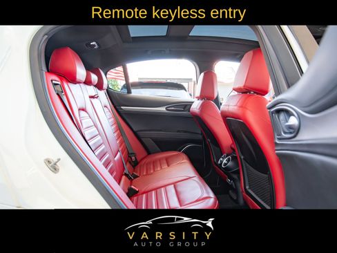 Used 2022 Alfa Romeo Stelvio Veloce image 24