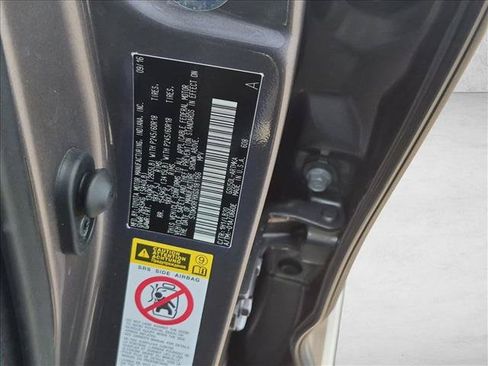 Used 2016 Toyota Highlander XLE FWD image 27