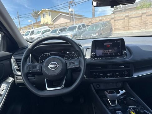 Used 2024 Nissan Rogue SV AWD/4WD image 10