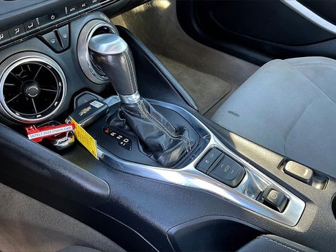 Used 2020 Chevrolet Camaro LT image 17