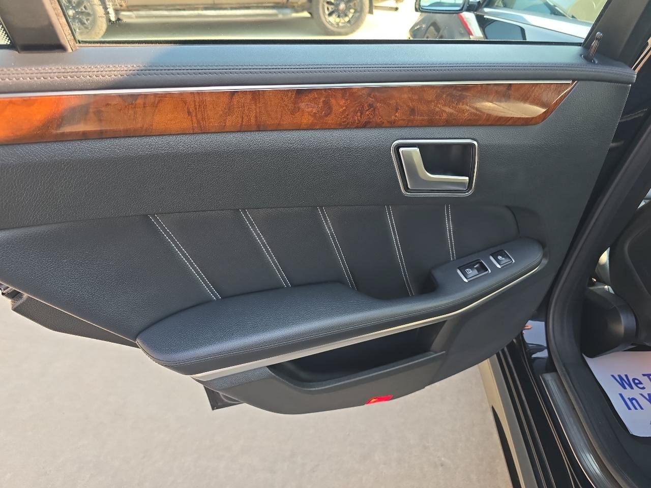 Used 2015 Mercedes-Benz E 400 4MATIC Sedan image 14