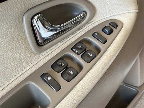 Used 2004 Volvo S40 image 26