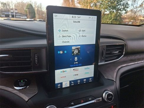 Used 2020 Ford Explorer Platinum w/ Premium Technology Package image 16